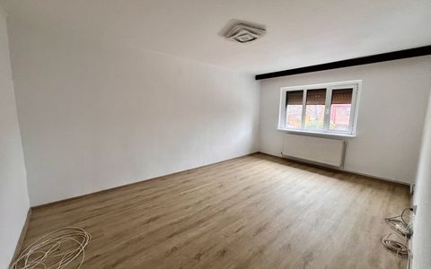 Apartament 2 camere, decomandat, cartier Rovine, zona Ibiza