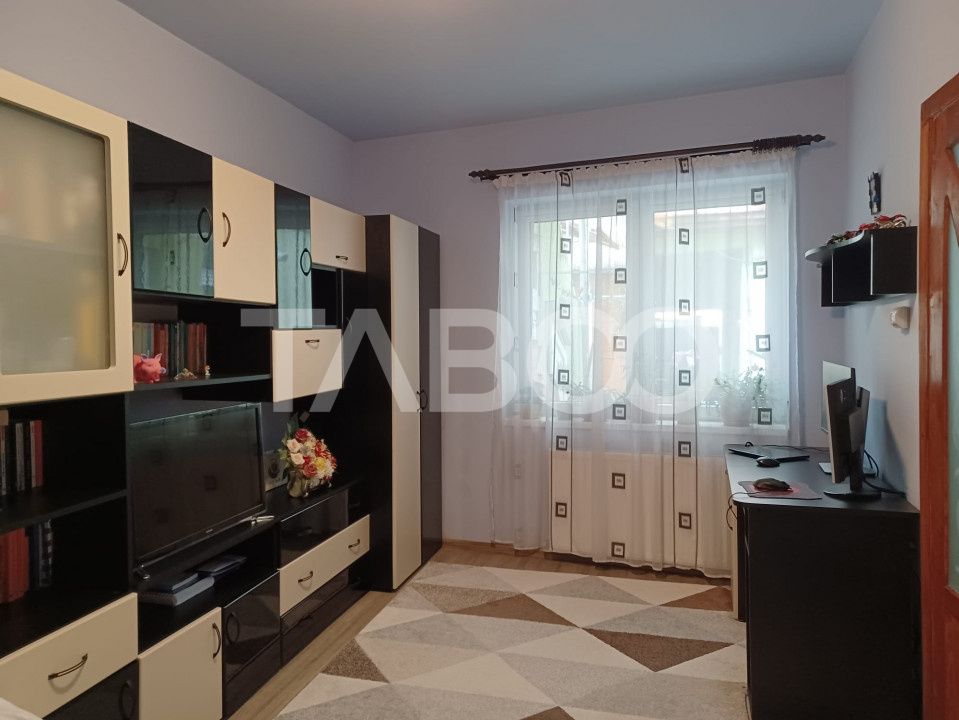 Apartament de vanzare la casa 3 camere terasa pivnita Orasul de Jos – fotografia 1 din 5