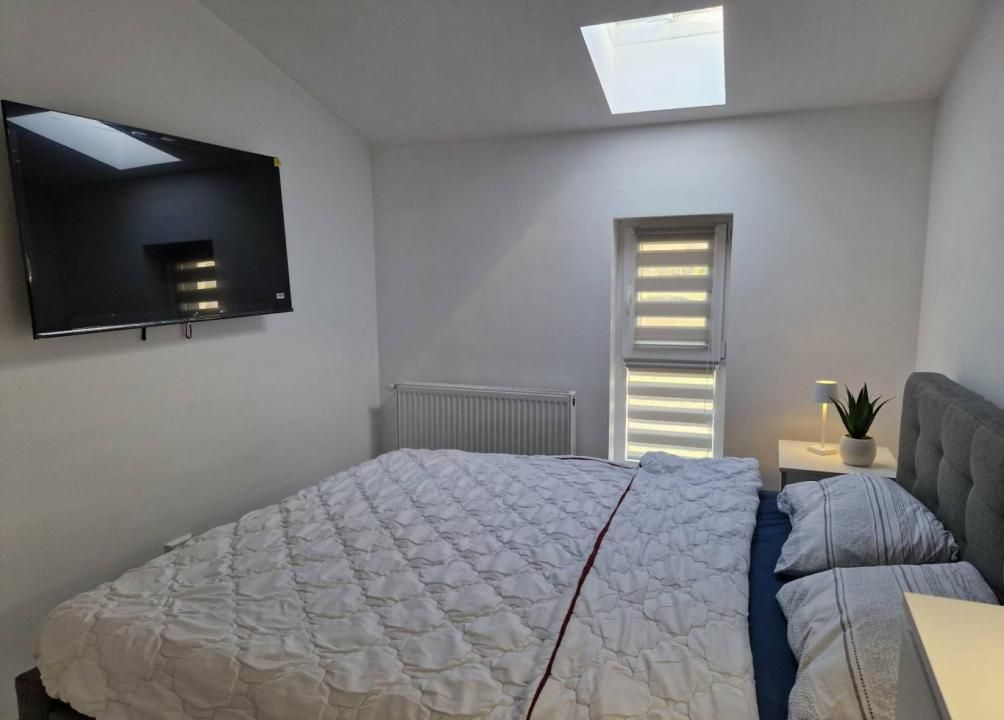 casa insiruita cu 3 dormitoare si 2 parcari subterane – fotografia 2 din 8