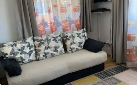 Apartament 2 camere, decomandat, etaj 2, Eroilor, Floresti