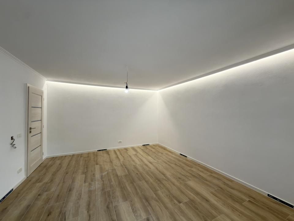 Apartament cu 3 camere, decomandat, 65mp, etaj 1 - zona Dambovita – fotografia 2 din 18