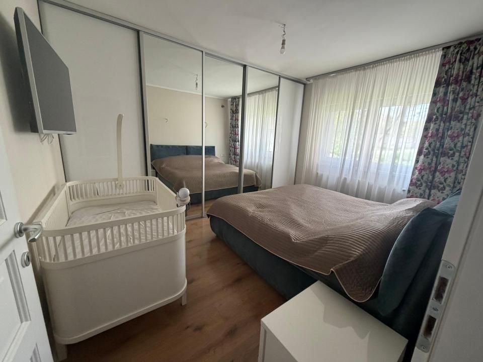 Apartament 3 camere complet renovat, garaj + parcare, aproape de centru – fotografia 3 din 11