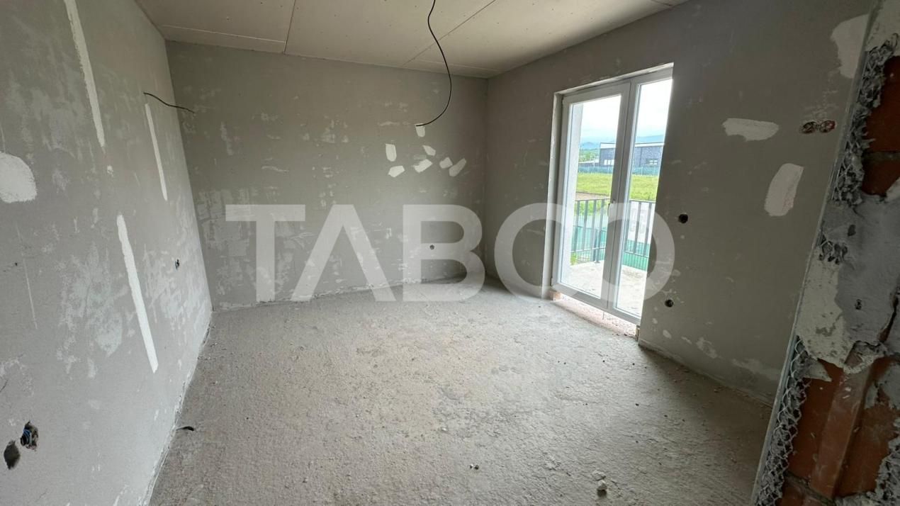 Casa tip duplex cu acces 2 strazi cu curte libera 195 mp Mohu Sibiu – fotografia 7 din 13