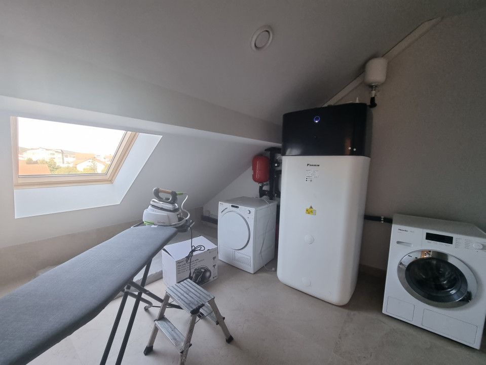 Eleganta, intimitate si tehnologie – casa premium in cartierul Terra – fotografia 28 din 32