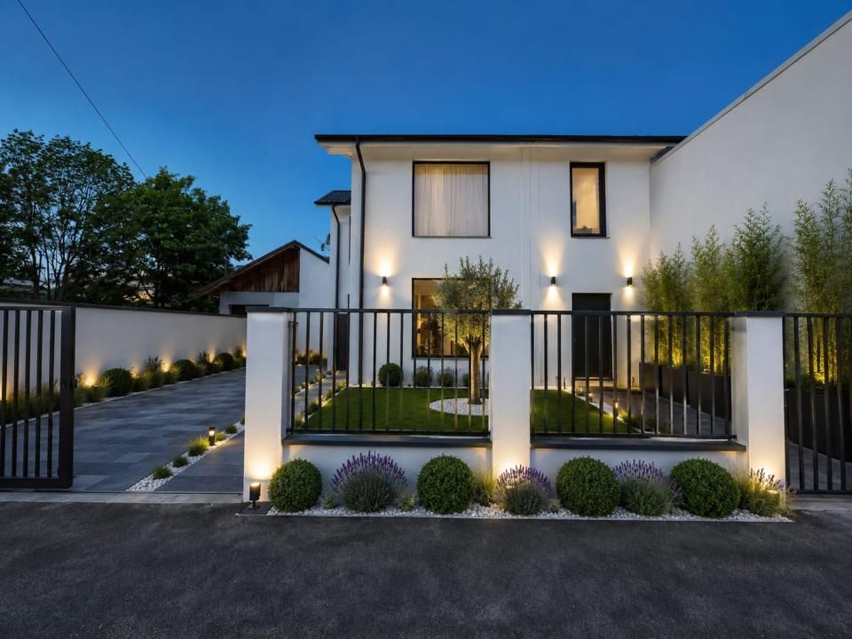 Casa 5 camere | Bucureștii Noi | Metrou | 2 locuri de parcare | Curte | – fotografia 1 din 10