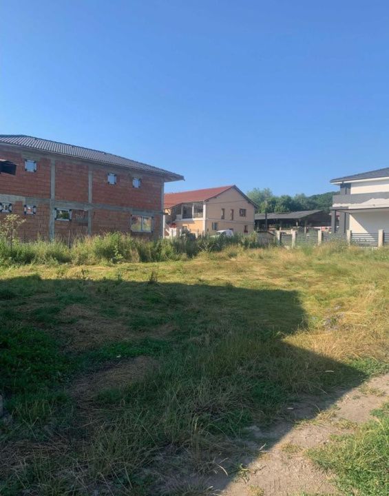 Teren intravilan 700 mp în com. Chinteni,  zona centrală – fotografia 2 din 3