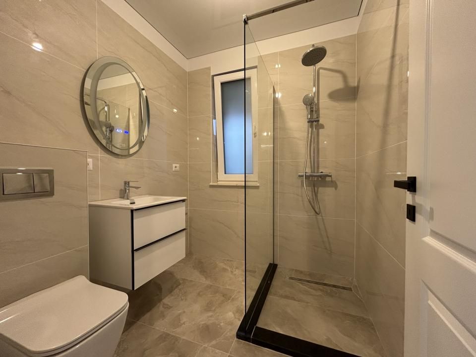Casă individuală P+1E, 4 camere, 3 băi, dormitor matrimonial cu baie proprie – fotografia 3 din 15