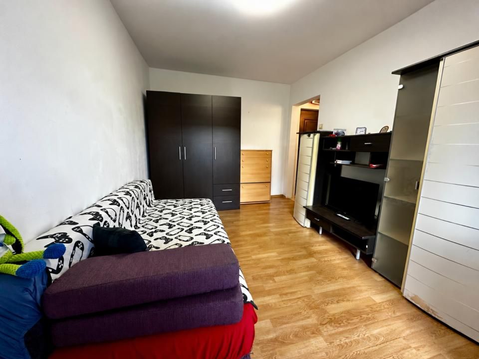 Gasoniera la etajul 1 mobilata, utilata- zona Buziasului – fotografia 1 din 6
