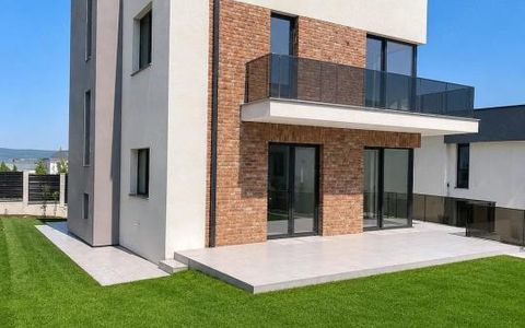 Casă individuală premium | 214 mp utili | 450 mp teren | Garaj dublu | Dezmir