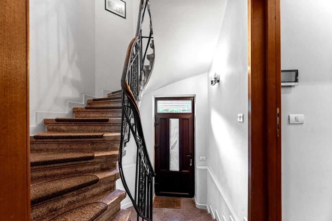 7 Camere | 2016 | 7 minute metrou | 200 mp teren | 2 x Parcare – fotografia 20 din 25