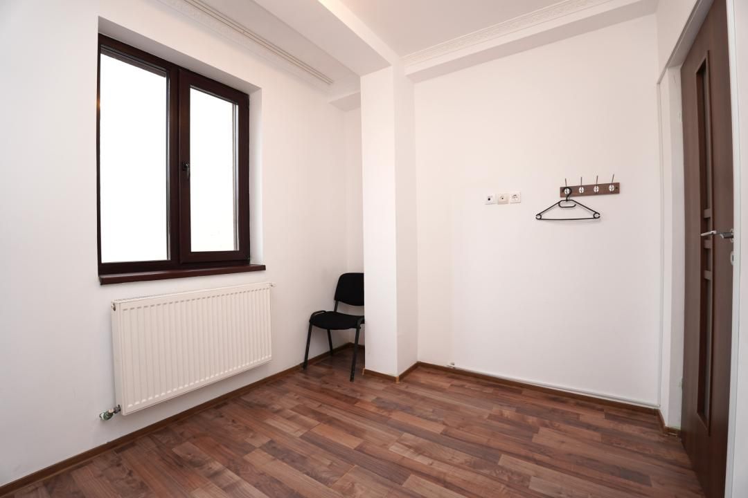 Inchiriere Vila |  Vitan Mall - Dristor | 7 Camere P+2+Curte+Parcare – fotografia 8 din 18