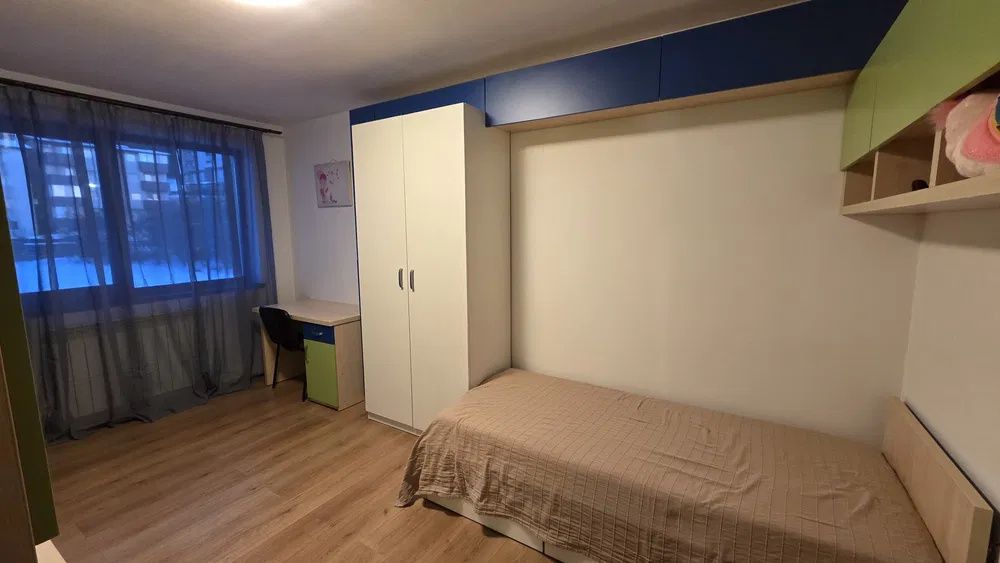 CASĂ DE ÎNCHIRIAT CU 5 CAMERE, 3 BĂI ȘI TERASĂ – COMPLET MOBILATĂ ȘI UTILATĂ – fotografia 5 din 8
