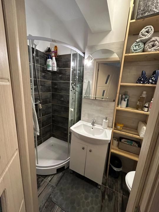 Roșu | 3 Camere | Bloc Nou | Parcare – fotografia 8 din 10