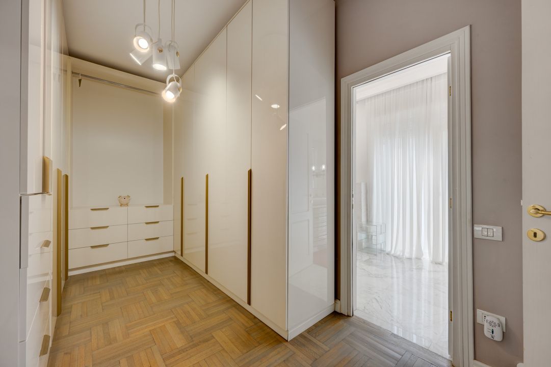CAROL - EPISCOP CHESARIE, APARTAMENT 250 MP TOTAL, CURTE 250 MP! – fotografia 5 din 20