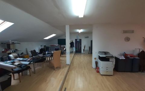 Hala de vanzare Calea Clujului, Oradea, Bihor
