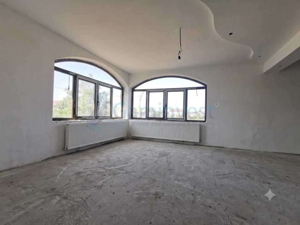Casa de vanzare cu 4 camere in Osorhei, 1433 mp teren, Bihor – fotografia 2 din 12