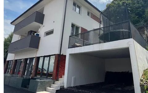 Casă individuală cuplată ultrafinisată, Florești, str. Teilor, 175 mp utili