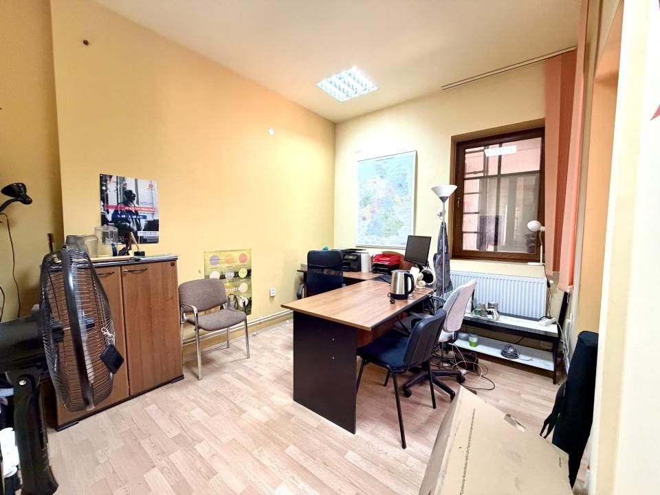 DE INCHIRIAT – Spatiu de birou, 8 mp utili, locatie ultracentrala, Piata Unirii – fotografia 1 din 5
