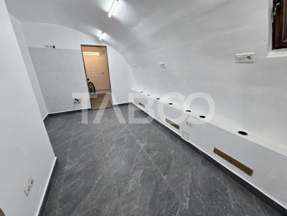 Spatiu comercial de vanzare 55 mp curte parcare zona Central din Sibiu – fotografia 4 din 11