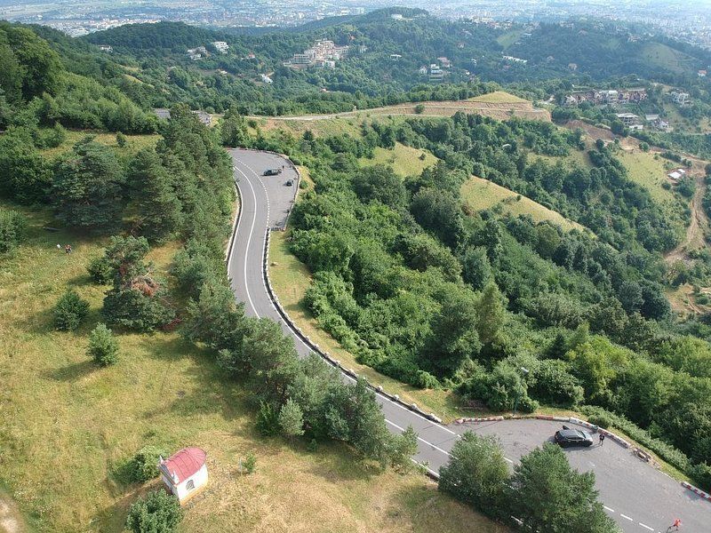 Teren cu priveliste superba si deschidere la drumul de Poiana Brasov – fotografia 1 din 16