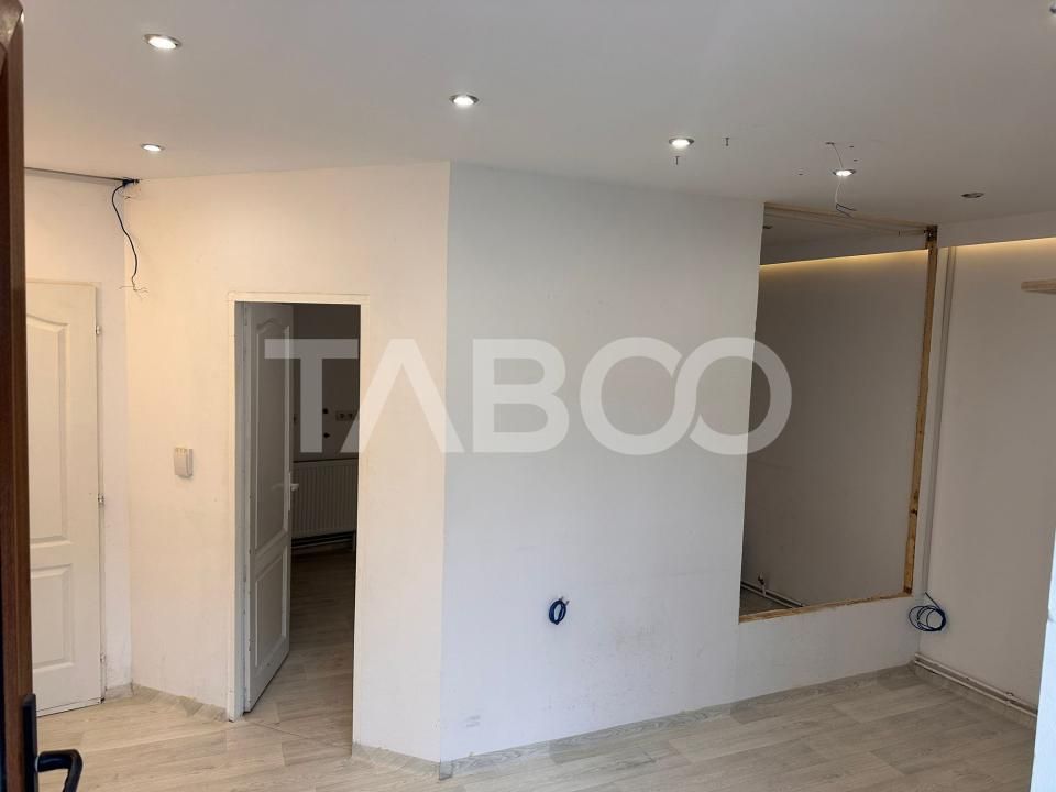 Spatiu comercial 28 mp renovat Orasul de Jos Sibiu de inchiriat – fotografia 4 din 7