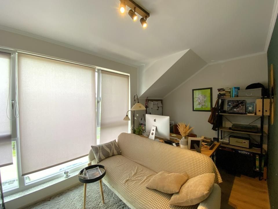 Duplex cu 4 camere 2 bai si curte libera 200 mp in Cisnadie – fotografia 10 din 19