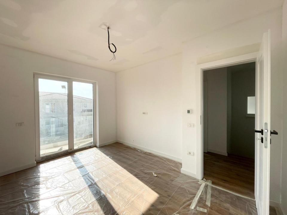 Duplex cu 5 camere separat prin camera tehnica - Mosnita Noua – fotografia 8 din 14