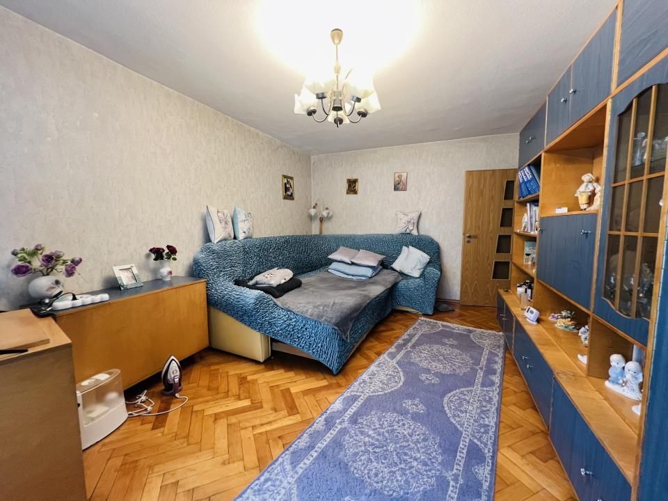 Apartament 3 camere, etaj 3, boxa - zona Torontalului – fotografia 1 din 14