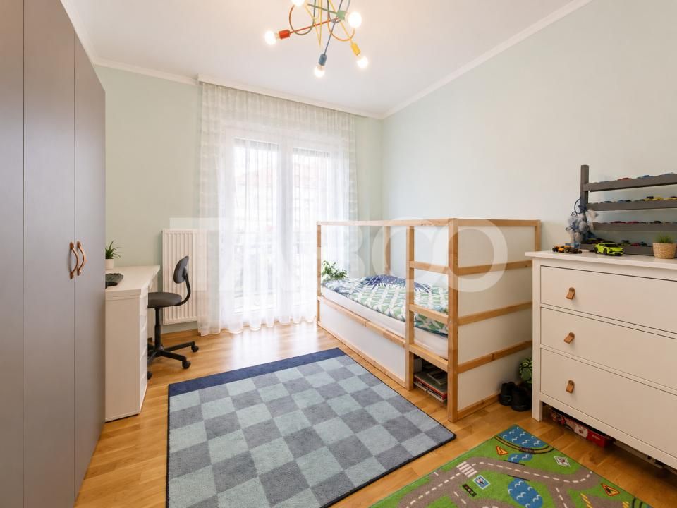 Apartament de vanzare 4 camere balcon boxa lift bloc nou zona Centrala – fotografia 9 din 20