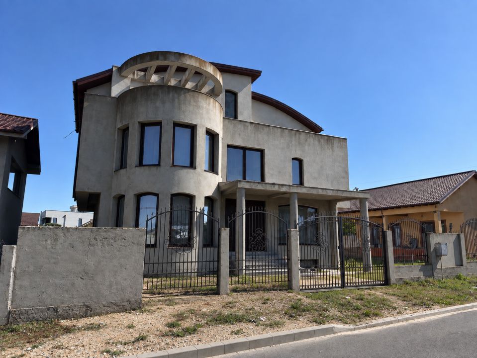 Vilă exclusivistă D+P+E+M | Ovidiu | 600 mp construiți | Finisaje de lux – fotografia 2 din 25