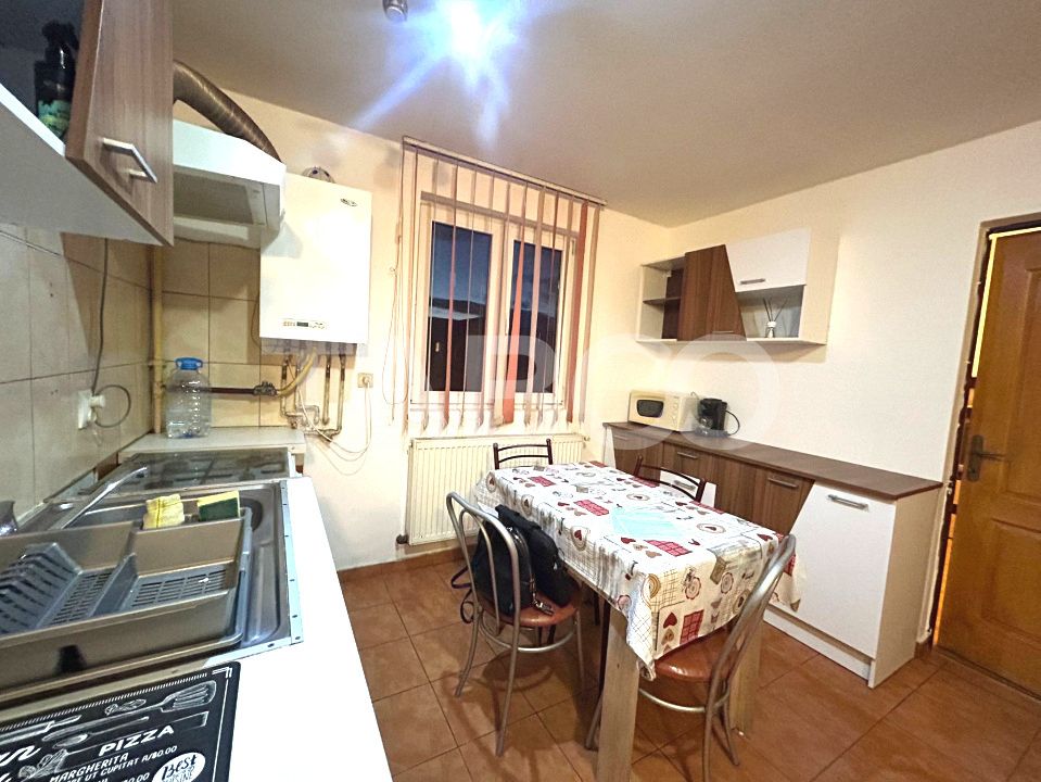 Apartament la mansarda de vanzare 4 camere decomandate Rahovei – fotografia 2 din 10