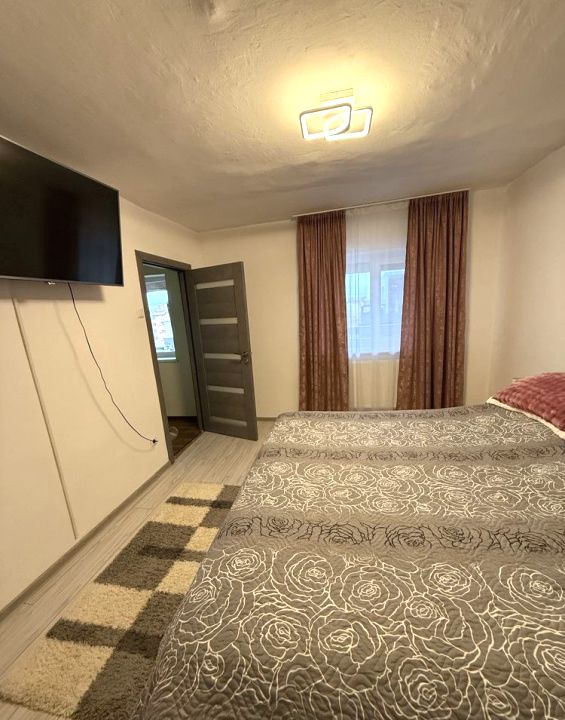 Apartament 5 Camere Scara Interioara 2 Bai 3 Balcoane CENTRU Ultracentral view – fotografia 1 din 8