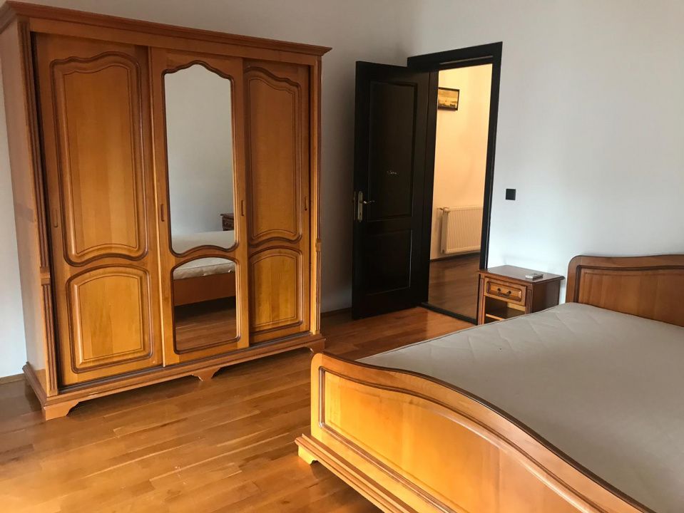 Casa D+P+E de inchiriat in Alba Iulia zona CETATE 350 mp si Teren 600 mp – fotografia 31 din 38