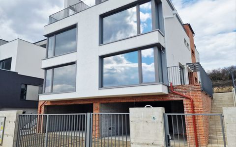 Duplex premium cu rooftop panoramic, in Voronet