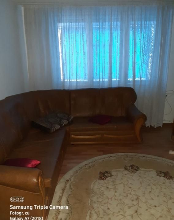 Negru Voda, Apartament 2 camere, decomandat, balcon mare, Școala 14 Pitești – fotografia 3 din 11