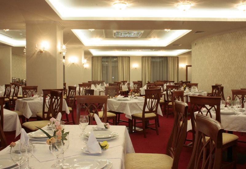 Hotel de 4 **** de vanzare ultracentral in Oradea, Bihor, Romania – fotografia 1 din 18