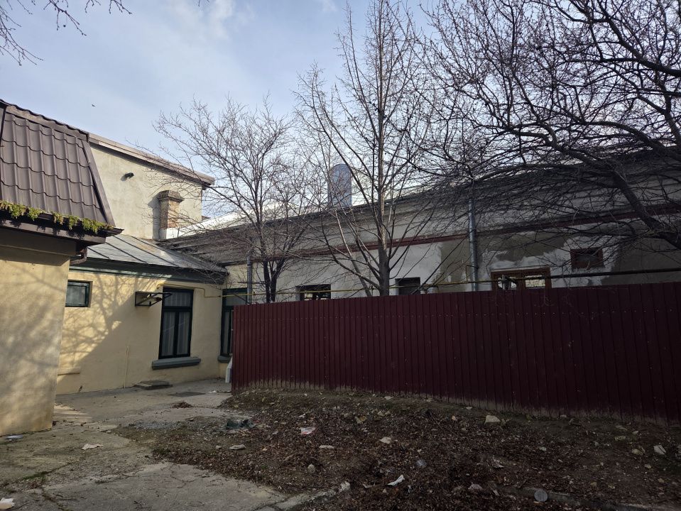 Casă istorică în inima Galațiului – fotografia 40 din 50
