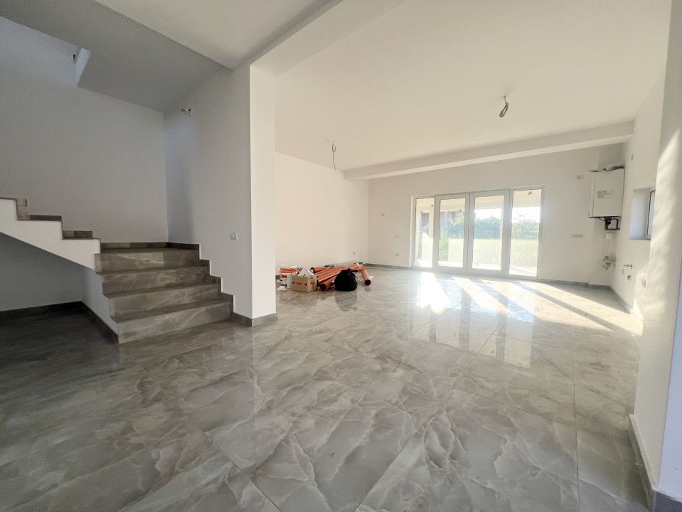 Duplex 5 camere, 107mp, 302mp teren, constructie noua - Giarmata – fotografia 1 din 17