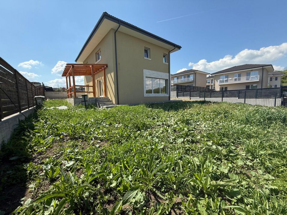 Casă Individuală | 120 mp utili | teren 438mp | Dezmir – fotografia 1 din 9