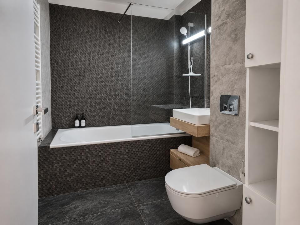 Carmen Sylva Royal Apartments | 2 camere | Gradina-Piscina-Parcare subterana – fotografia 13 din 19