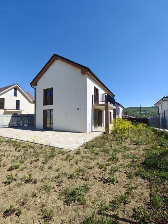 Casă cu garaj de vânzare – Chinteni, zonă liniștită – fotografia 4 din 7