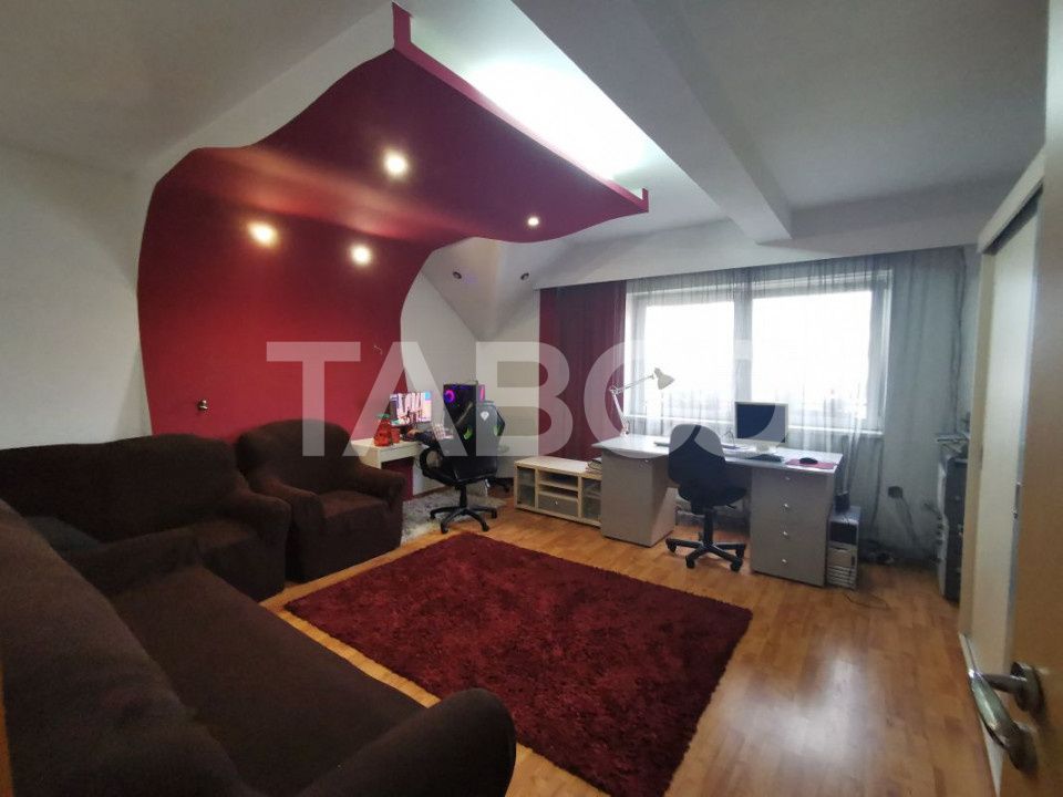 Casa in zona Centrala cu 8 camere mobilate teren 890 mp – fotografia 3 din 20