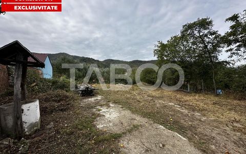 Teren intravilan de vanzare in Fantanele si utilitati in fata parcelei