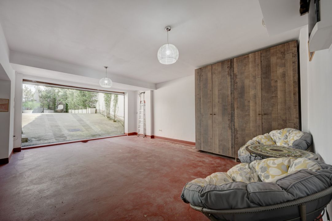CAROL - EPISCOP CHESARIE, APARTAMENT 250 MP TOTAL, CURTE 250 MP! – fotografia 15 din 20