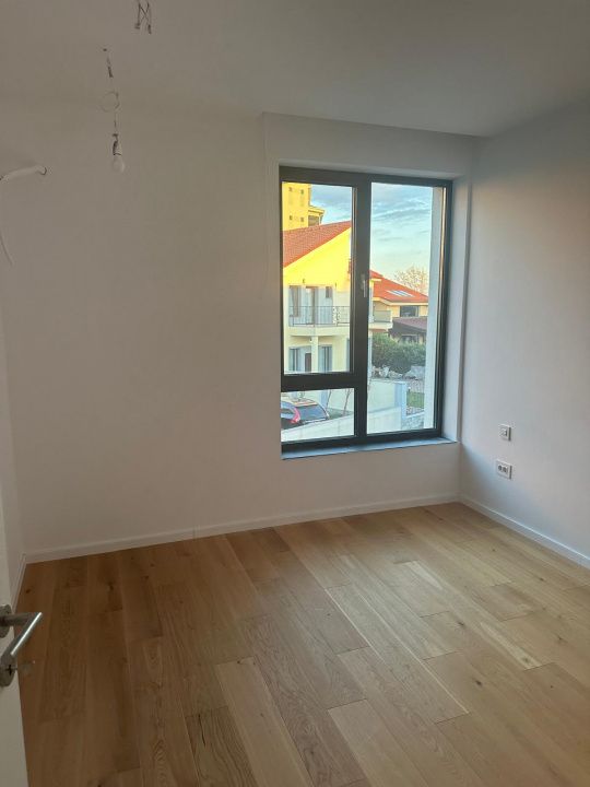 Vilă de vânzare pe malul lacului | in zona Mamaia Nord | 0% Comision – fotografia 10 din 23