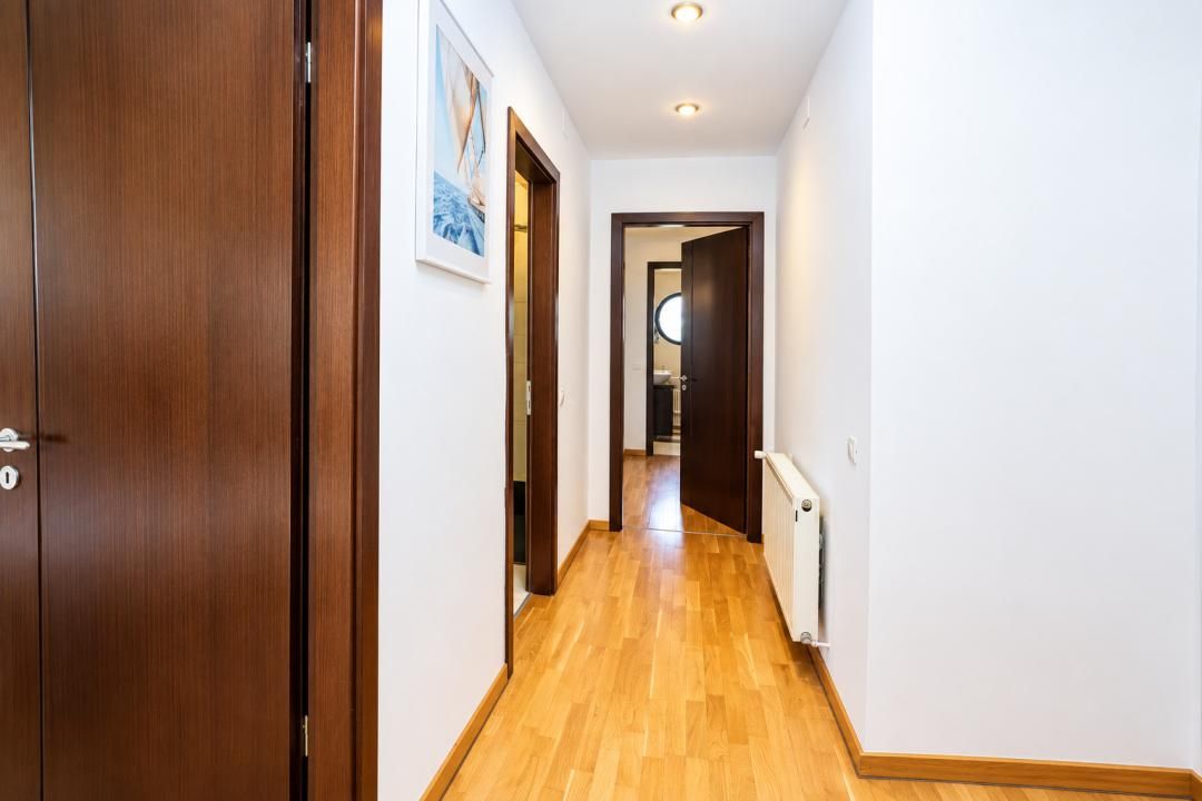 DUPLEX ÎN HERĂSTRĂU | 5 CAMERE | OFFICE | 3 BĂI | 4 BALCOANE | PARCARE 3 MAȘINI – fotografia 13 din 24
