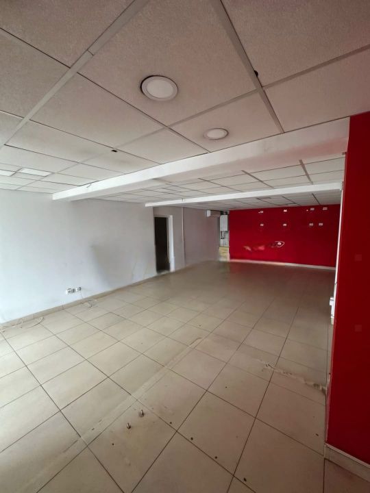 Spatiu comercial 83mp, zona Petrom, Baciu – fotografia 1 din 9