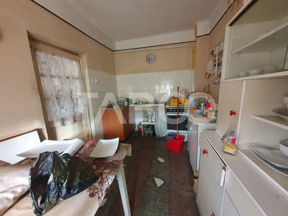Casa 5 camere 374 mp utili + Anexa 75 mp in punctul 0 al Fagarasului – fotografia 10 din 12