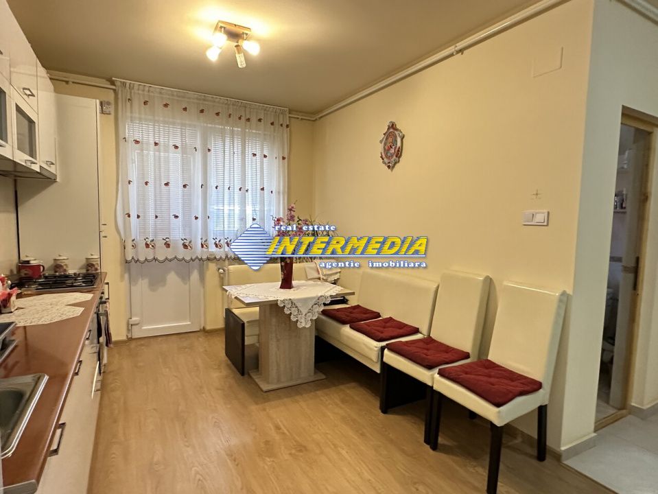 Apartament 2 camere Bloc Nou CENTRU Balcon Mansarda Boxa 12 mp Parcare Mobilat – fotografia 11 din 19