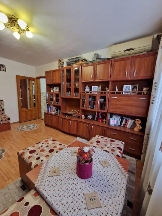 Apartament 2 camere,et 2 , Micro 11 – fotografia 1 din 10
